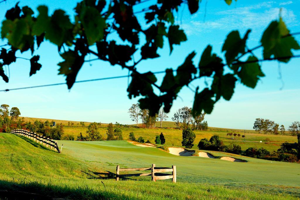 Chateau Elan At The Vintage Pokolbin Kültér fotó The 18th hole at the 2007 PGA Championship